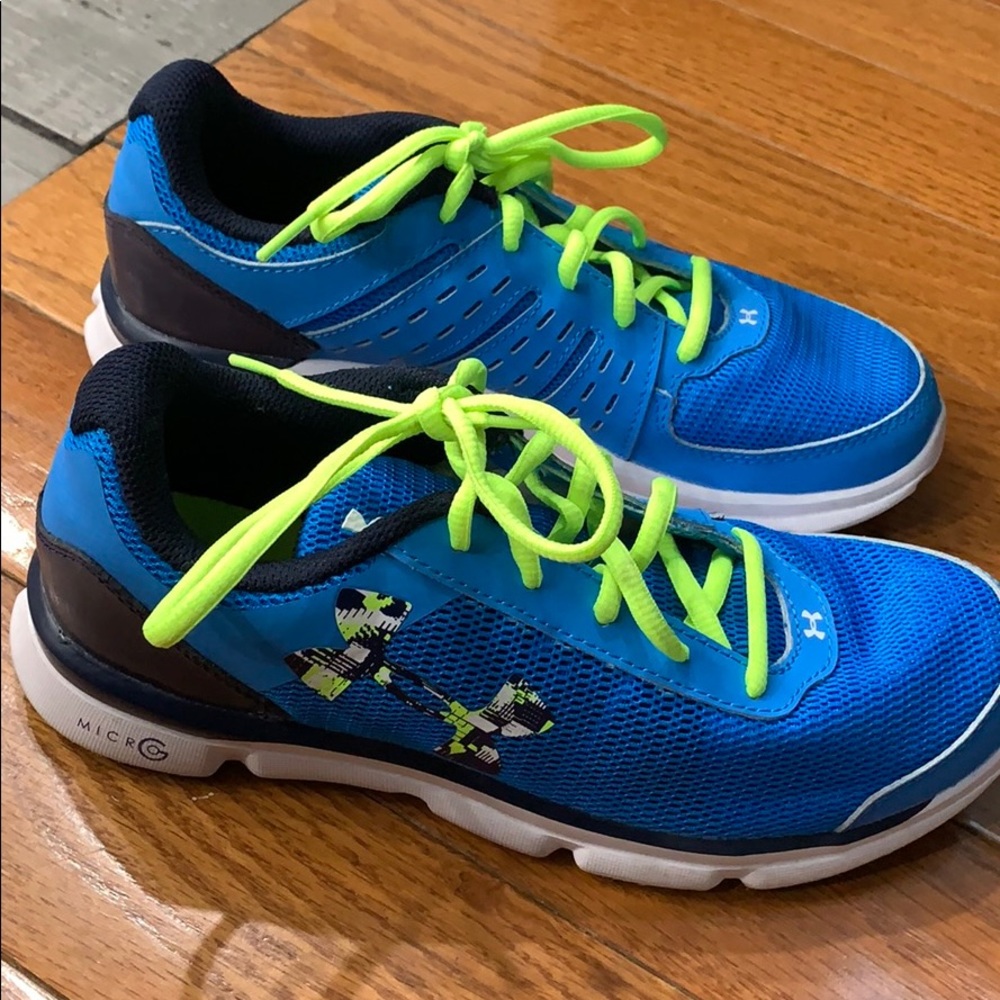 Under Armour Sneakers